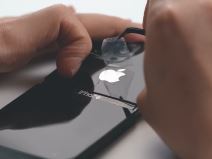 iPhone folding phone [KJMX] review iPhoneV 300 Days 12-5 screenshot.png