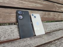 iPhone vs Asus 1.jpg