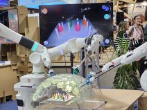 Versius hirurški robot 4.jpg