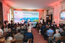 Huawei donacija Beli dvor 2.jpg