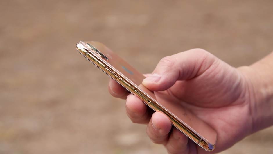 stari iPhone brže radi u Francuskoj