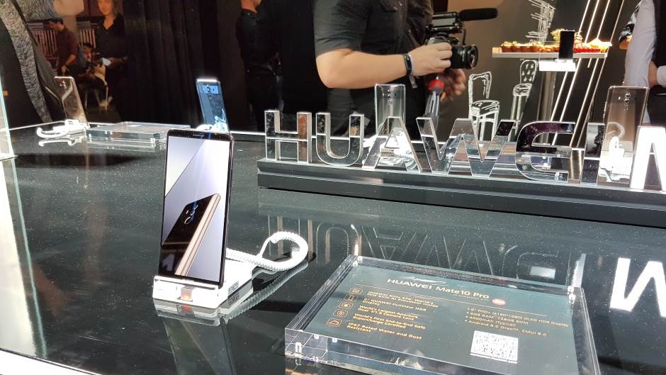 Huawei ne prodaje Huawei P i Huawei Mate serije telefona demanti lažna vest