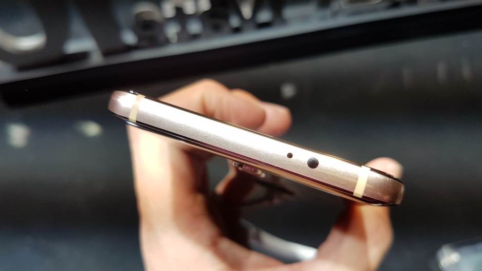 Huawei ne prodaje Huawei P i Huawei Mate serije telefona demanti lažna vest