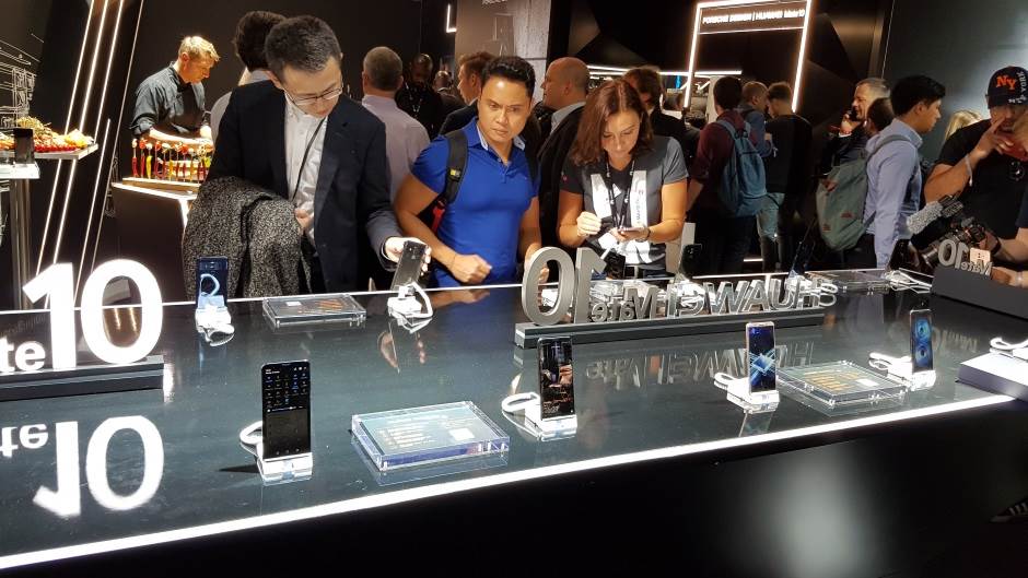 Huawei ne prodaje Huawei P i Huawei Mate serije telefona demanti lažna vest