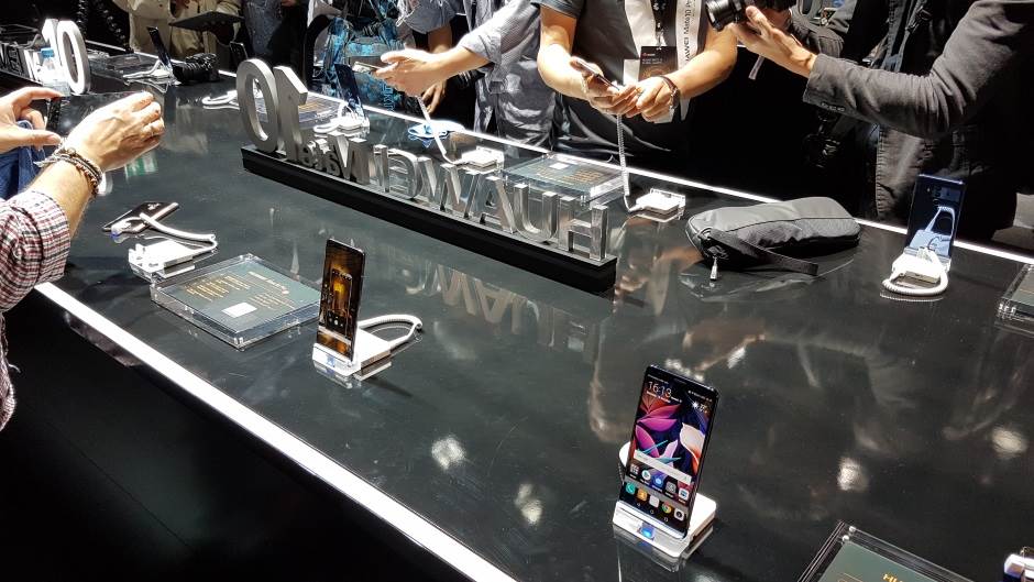 Huawei ne prodaje Huawei P i Huawei Mate serije telefona demanti lažna vest