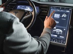 Ilon Mask najavio dva nova modela Tesla automobila