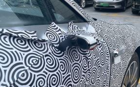 Xiangjie X4 – Novi BAIC-Huawei elektični automobil maskiran zbog test vožnje (2).jpg