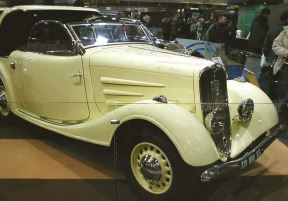 Peugeot 401D Eclipse _ Facebook World Cars from the 1930s to 1980s Bob Kauffman (2).jpg