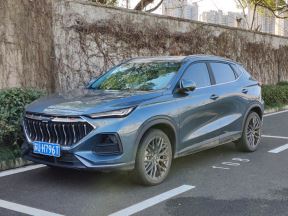 Changan Oshan X5 Plus _ Foto Wikimedia Zotyefan.jpg
