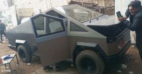 Pakistanski CyberTruck _ Foto Instagram mughalsafeguard (4).jpg