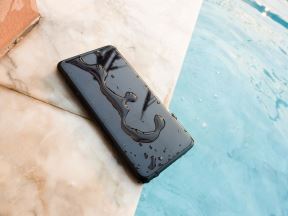 Telefon pored vode