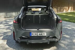 P90655819_highRes_bmw-ix4-50-xdrive-in.jpg