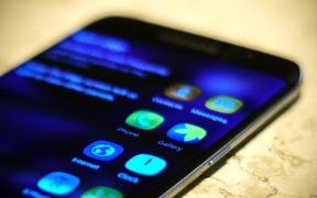 Samsung Galaxy S7 edge Batman DC Comics edition slike, informacije, cena