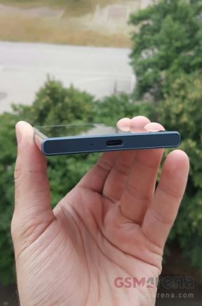 Sony Xperia F8331 dizajn