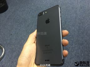 Apple iPhone 7 u crnoj boji