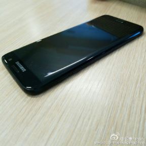 Samsung Galaxy S7 edge crn kao iPhone 7 JetBlack