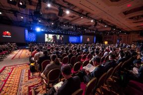 Huawei Mate 9 Amazon Alexa Daydream CES 2017