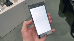 mts postpaid Uz novi Sony telefon dobijate Sony PS4 na poklon