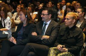 Digital 2017 Privatizacija Telekoma, Fiber to the home plan, Senzori LoRa Beograd