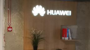 Huawei biznis i Huawei lounge Kafeterija zone, gde napuniti telefon u gradu, najbolja kafa u gradu