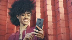 OnePlus 5T reklama Samsung Galaxy S8 opticka stabilizacija