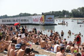 HONOR 20 od 15. jula prodaja Srbija, HONOR 20 premijera Srbija Red Bull FlugTag Ada Ciganlija