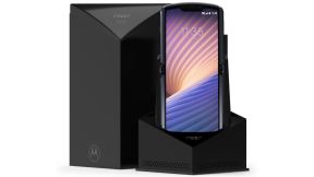 motorola razr 5g test cena 1380 evra 179990 rsd kako radi savitljivi telefon preklop android smartfo