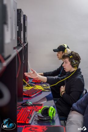 LVLUP Barcraft i eSport klub Novi Sad Viktor Kneževic