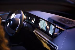 bmw i4 električni automobil vozilo nemačka tesla model 3