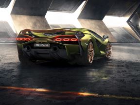 lamborghini prodaja rekord 2020 godina korona luksuzni automobili suv model urus superautomobil sian