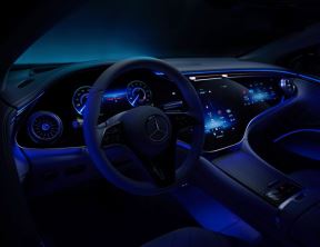 električna limunzina automobil mercedes-benz eqs mbux hyperscreen