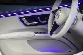 mercedes-benz eqs električno vozilo foto video hyperscreen