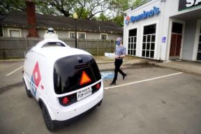 dostava hrane pice robot neuro r2 dostavljač foto video