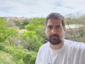 asus zenfone 8 test kompaktni telefon vrhunske performanse snapdragon 888