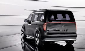 mercedes-benz električni automobil eqt minivan 