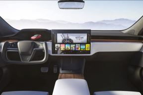 ilon-mask-predstavio-novi-tesla-elektricni-automobil