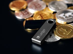 Fizički kripto-novčanik u obliku fleša na novčićima