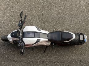 Verge TS električni motocikl 3.jpg