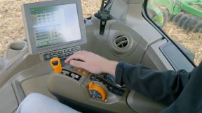 7R Tractors Walkaround _ John Deere 5-39 screenshot.png