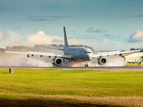 Prvi vojni transportni avion na jestivo ulje uspešno obavio prvi let