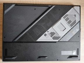 ROG Strix SCAR portovi i otvori 4.jpg