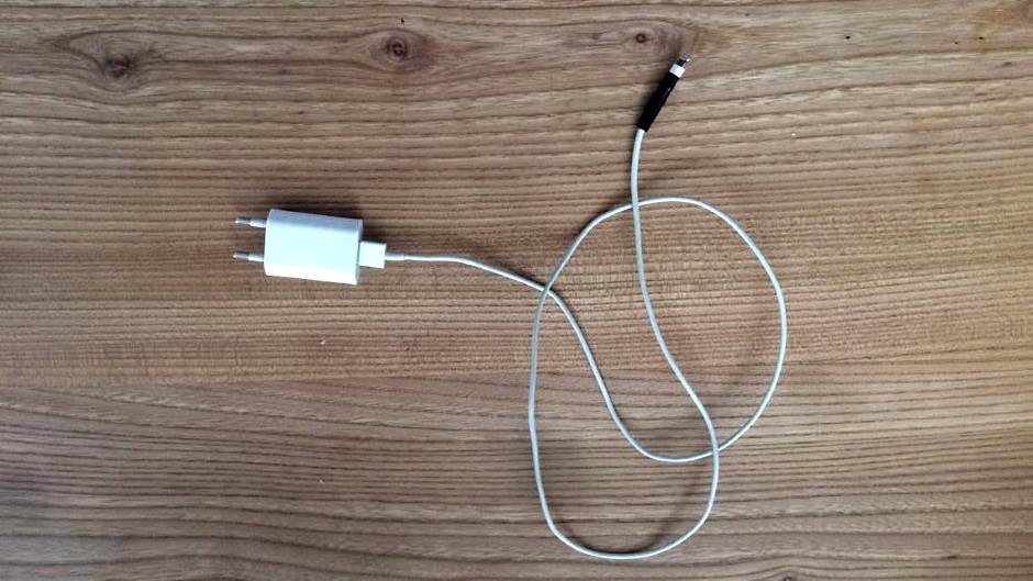 telefon bez punjaca koji smartfon nece imati punjac u kutiji iphone punjac kupovina xiaomi punjac