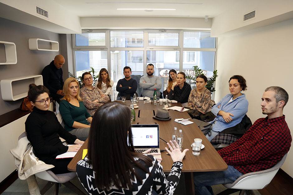 dualno obrazovanje šta znači kako se uči koji profili postoje srednja škola fakultet kompanije