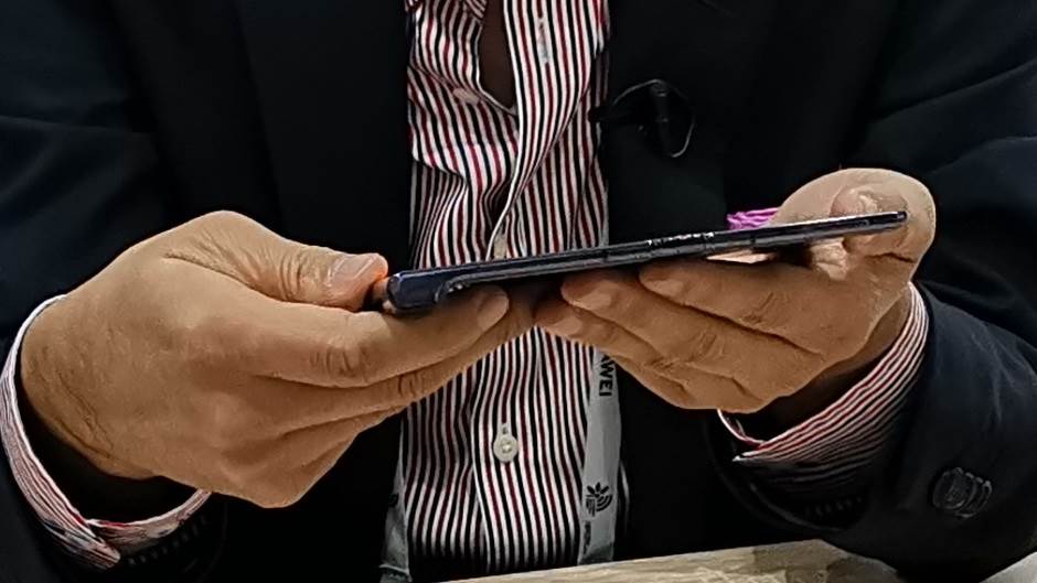 Huawei rasprodao Mate X sa savitljivim ekranom za minut!