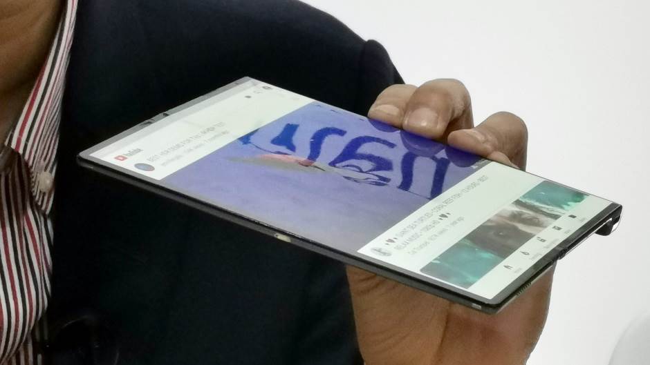 Huawei rasprodao Mate X sa savitljivim ekranom za minut!