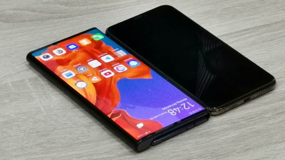 Huawei rasprodao Mate X sa savitljivim ekranom za minut!