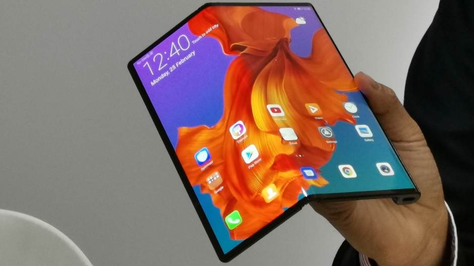Huawei rasprodao Mate X sa savitljivim ekranom za minut!