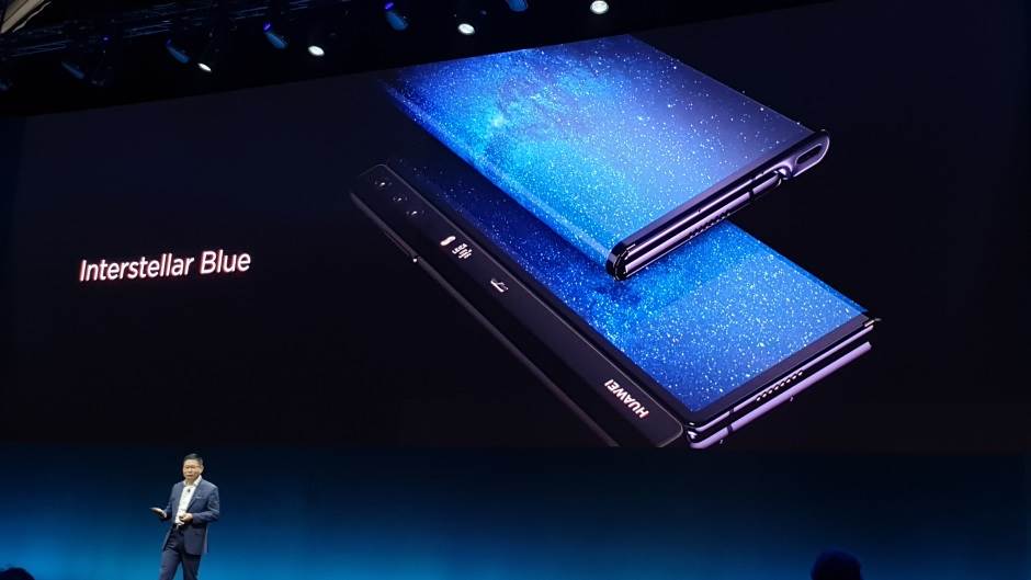 Huawei rasprodao Mate X sa savitljivim ekranom za minut!