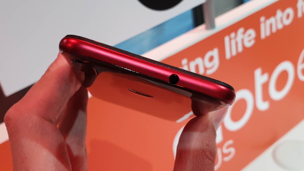 Motorola One Macro cena, prodaja, kupovina, Motorola One Macro telefon na poklon, Motorola E6 Plus