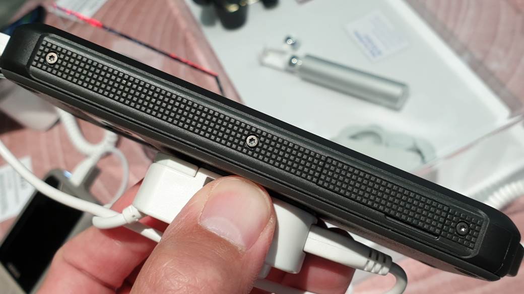 Nekad poznat kao najjači telefon ikad, ponovo je u Srbiji: HERKULES! (FOTO)